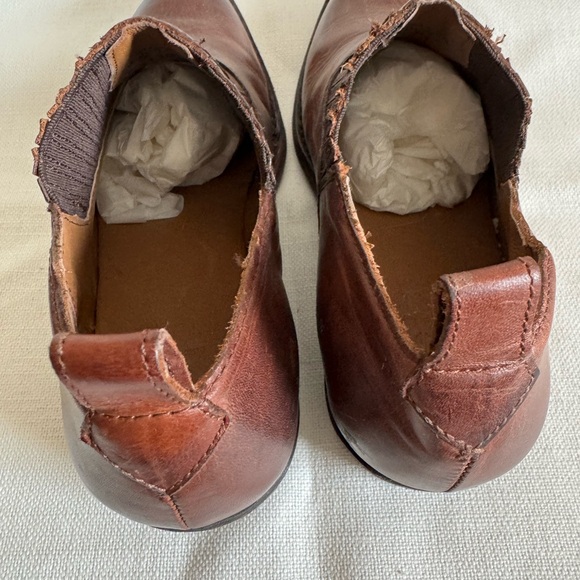 FRYE booties, size 7, never worn only tríen on. Brand new, without box. - Picture 3 of 5